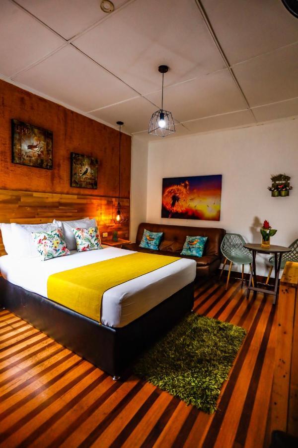 Hotel The Garden Lleras 10 Medellín Esterno foto